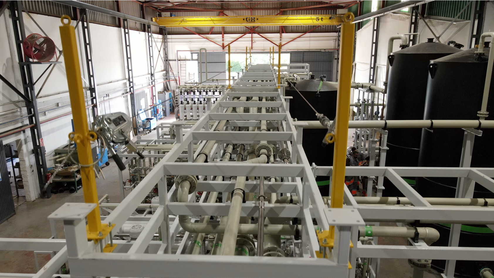 foto real-racks y skids vista superior - planta WTP en CCGT de Ostroleka